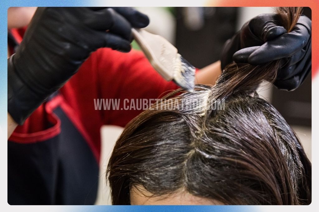 Làm thế nào để ngăn ngừa hói đầu di truyền - TRÁNH CÁC HOÁ CHẤT TẠO KIỂU TÓC - cậu bé thoát hói